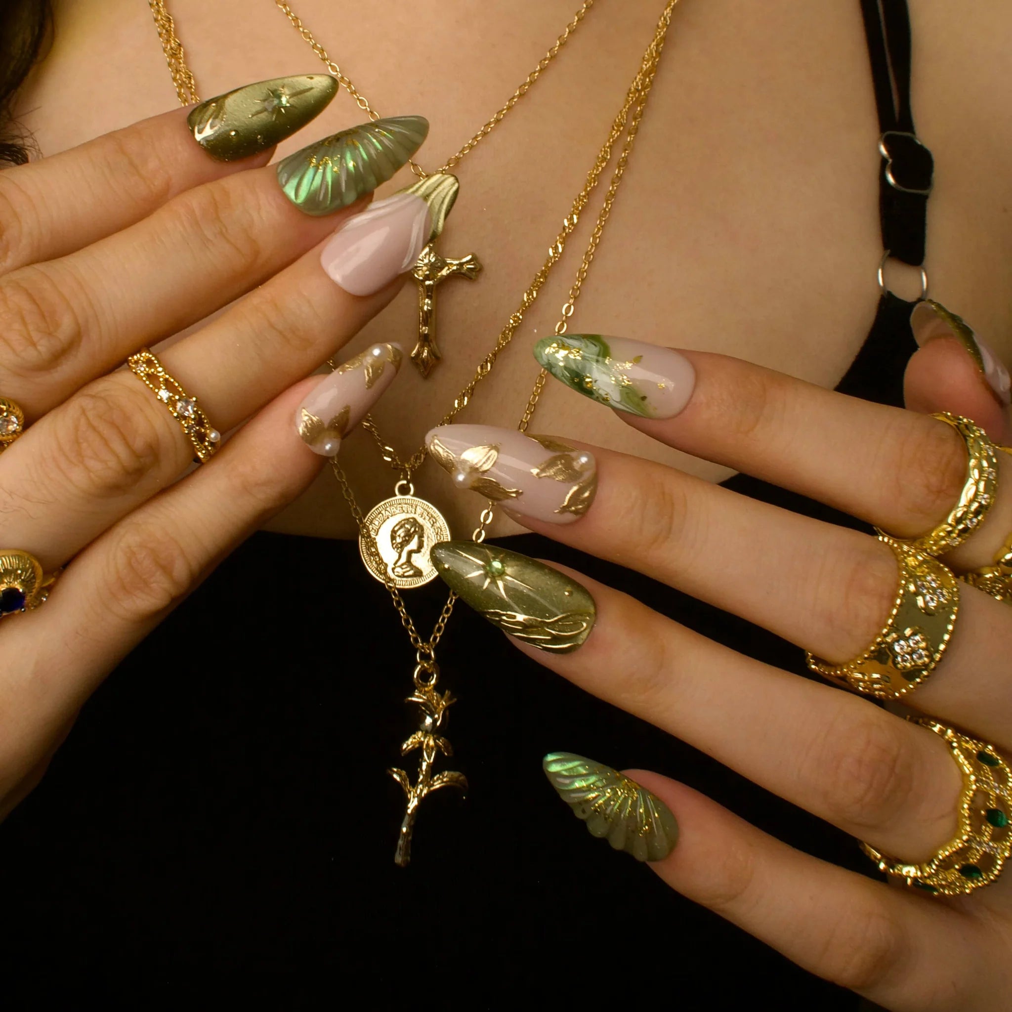 Glamorous Press-On Nails Collection – Rhinestones, Cat-Eye & Artistic Designs