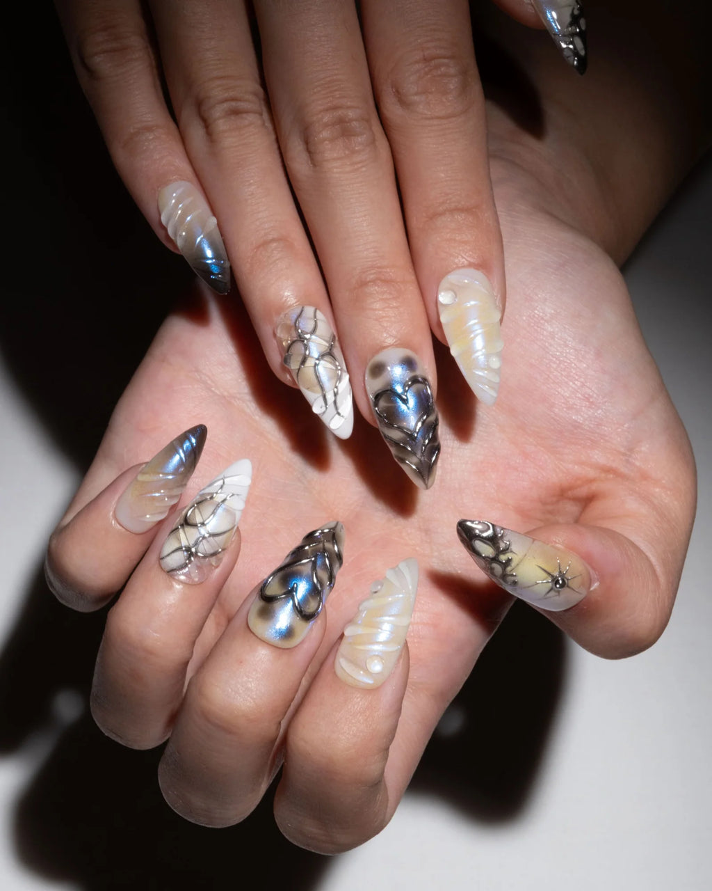 Galaxy Gradient Press-On Nail Set – Metallic Starry Almond Tips