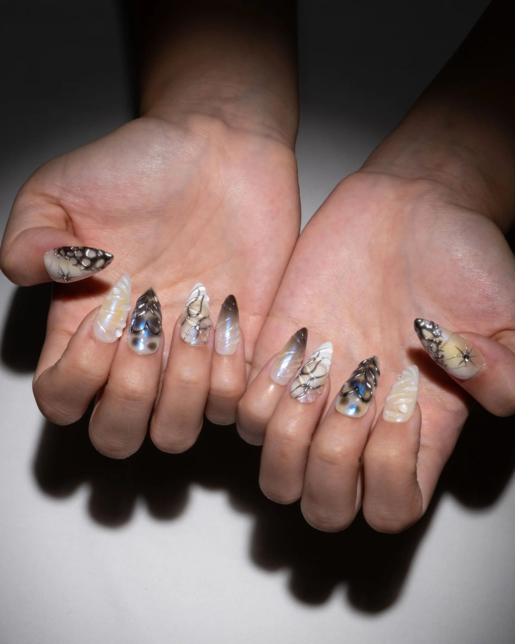Galaxy Gradient Press-On Nail Set – Metallic Starry Almond Tips